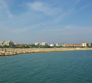 Neuer kleiner Hafen beim Hotel Royal Dragon