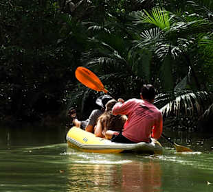 Kanufahrt auf dem Khlong Takua Pa