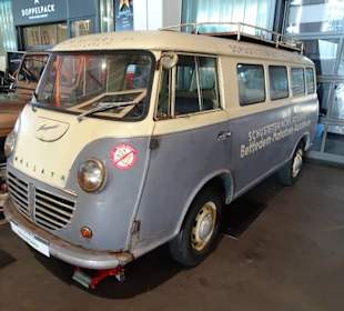 Fahrzeuge im Schuppen Eins