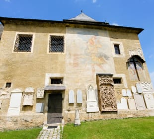 Reliefsteine + Christophorus Fresko