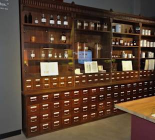 Gewürze in der alten Apotheke