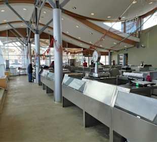 Die Fischverkaufshalle im Hafen von Alghero