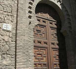 Portada de la Iglesia de Santiago del Arrabal