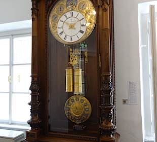 Uhr mit 7 Tagewerk