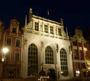 Dwór Artusa, der Artushof: Außenansicht