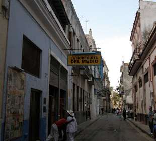 Strasse vor der berühmten Kneipe La B del M 
