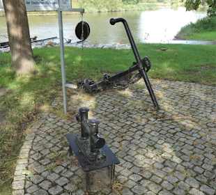 An der Anlegestelle der Prahmfähre Gräpel