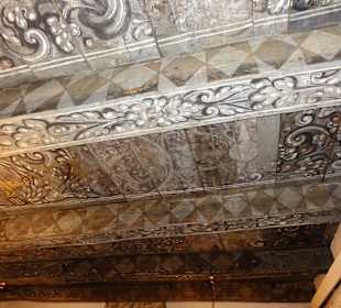 Historische Decke auf Burg Blomendal