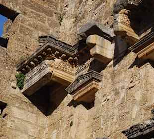 Die Vorbauten für Figuren 