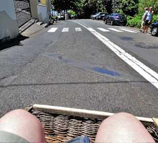 Im Schlitten auf dem Weg bergab