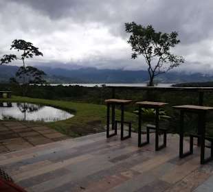 Am Arenal mit Blick auf den See