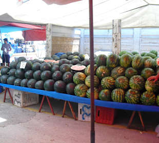 Markt Bazar, jeden Donnerstag in Nebenstrasse, 