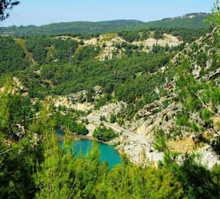 Der Staudamm selbst in voller Pracht