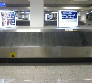 Flughafen Frankfurt / Gepäckausgabe
