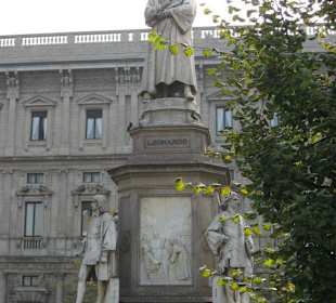 Statue Leonardo Da Vinci