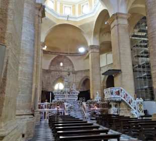 Blick in das Langschiff der Kathedrale