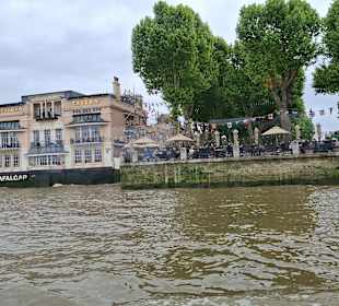 Trafalgar Tavern von der Themse aus