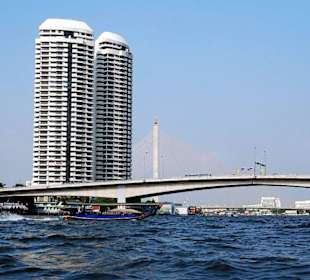 Brücke über den Fluß