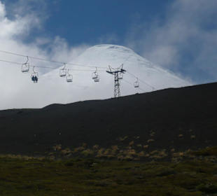 Sessellift zum Fuß des Schneebedeckten Osorno