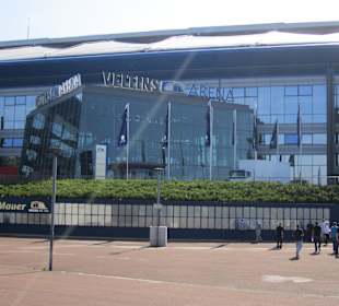 Vor der Veltins Arena
