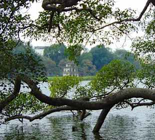 Hoan Kiem See in Hanoi