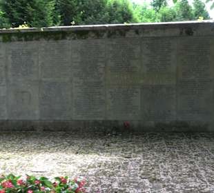 Gefallenendenkmal am Friedhof Holzhausen