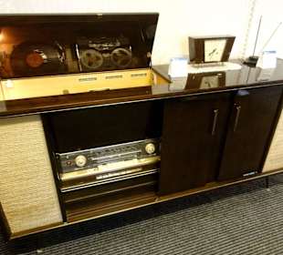 Musiktruhe aus vergangener Zeit