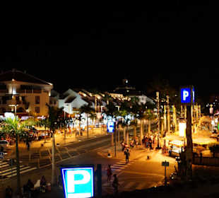 Avenida de Las Américas Nightlife