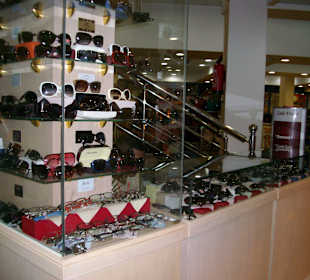 Neuer Brillenstand im Erdgeschoss