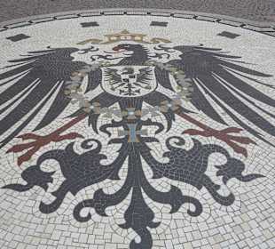Mosaik vor dem neuen Rathaus