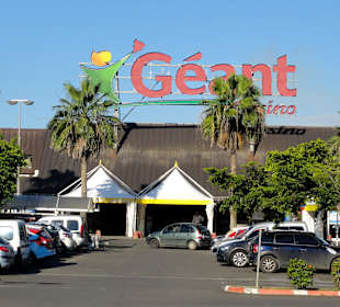 Eingang zum Supermarkt Géant Casino
