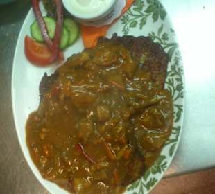 Placki Grotesque z gulaszem