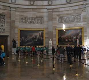 Riesige runde Hallen im Capitol