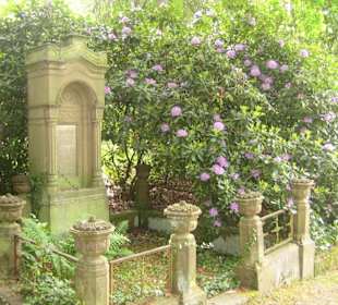 Grabstein auf dem alten Friedhof in GI