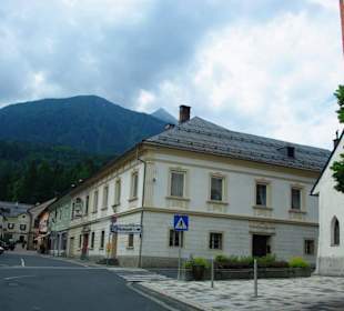 Frühere Museum rechts