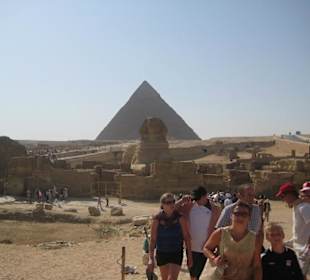 Sfinks i piramidy w gizie