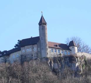 Burg vom Parkplatz gesehen