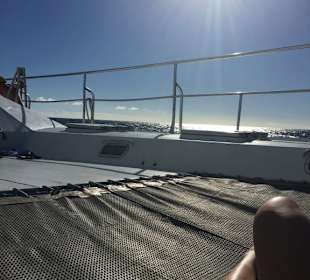 Entspannte Rückfahrt mit dem Katamaran