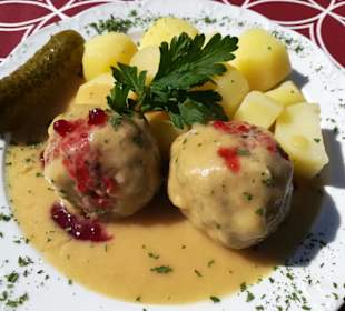 Fleeschknepp Salzkartoffen Merrettischsoße