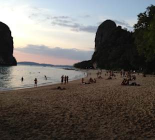 Pranang Cave Beach zum Abend hin