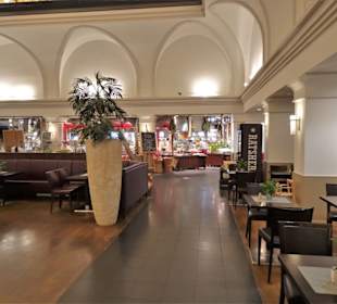 In der Restaurant-Ebene des Alsterhauses