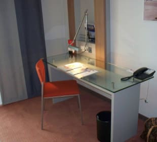 Schreibtisch