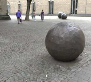 Skulpturengruppe Lichtung zu Einem