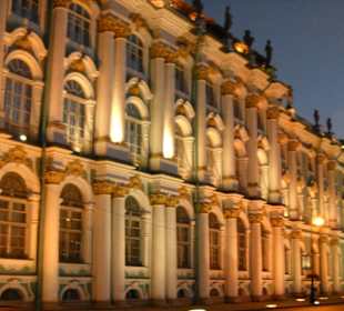 Winterpalast St. Petersburg abends