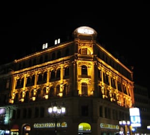 Der Opernplatz bei Nacht