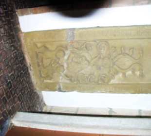 Steinplatten am Eingang