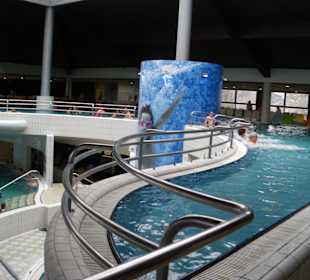 Innenbecken im 1. Stock