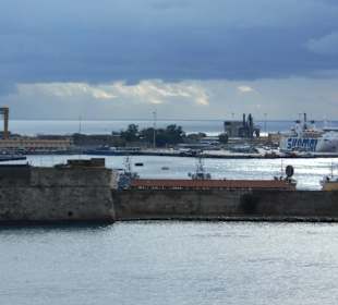 Hafen Messina