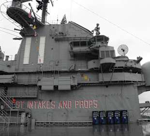 Intrepid Flugzeugträger