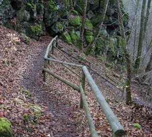 Abstieg zum Wasserfall
